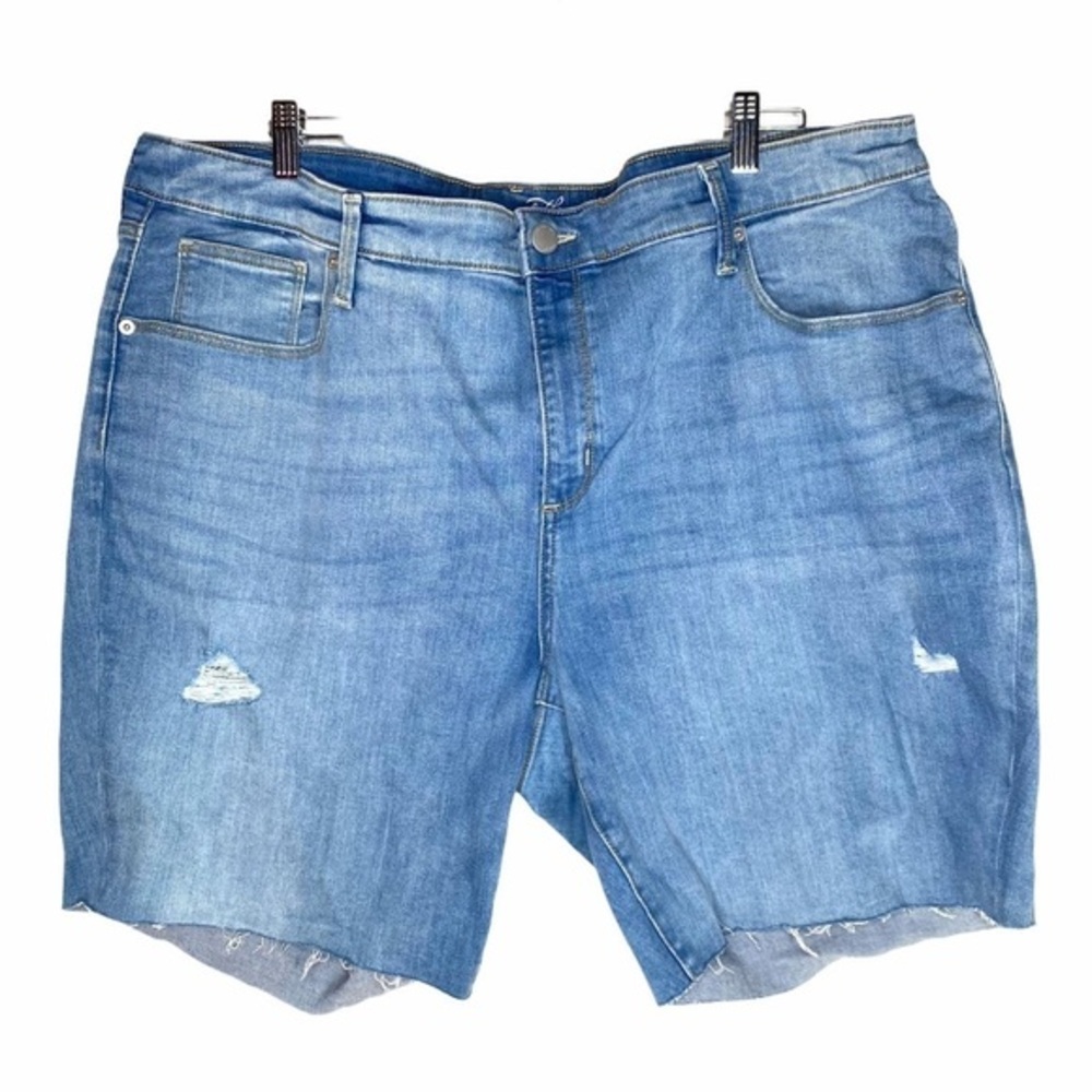 New Universal Thread mid Rise Bermuda Stretch 24WR